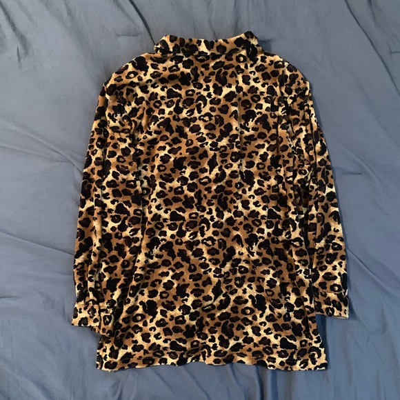 Medium “Capacity” Leopard print top - Picture 3 of 4